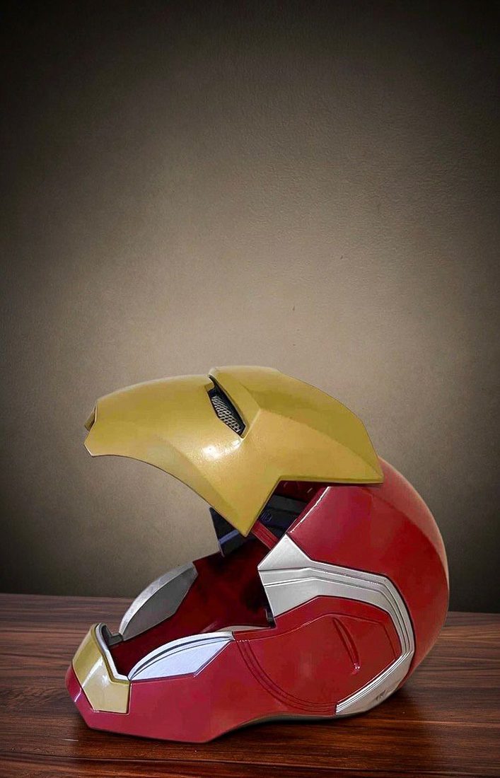 Casco Iron Man abierto